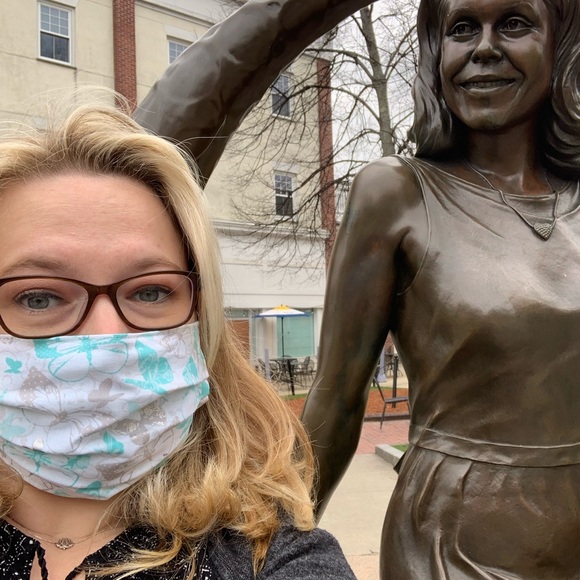 Meet your Posher, Erin - Picture 3 of 6